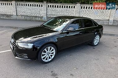 Седан Audi A4 2014 в Виннице