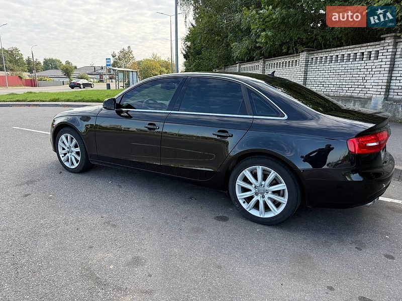 Седан Audi A4 2014 в Виннице