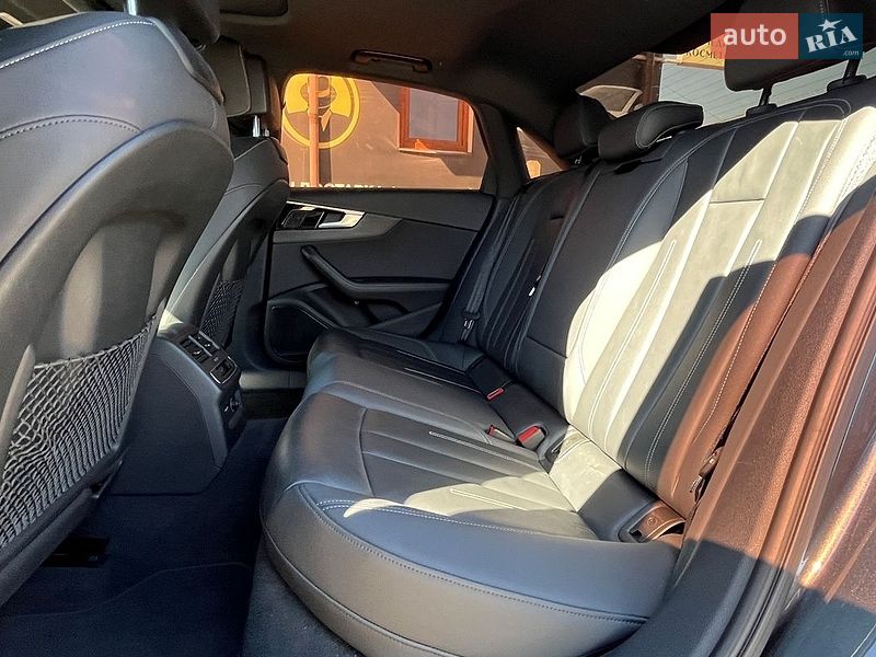 Седан Audi A4 2021 в Стрые
