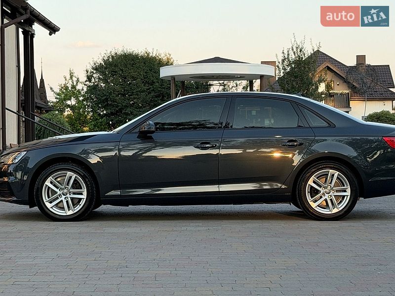 Седан Audi A4 2017 в Стрию