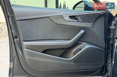 Седан Audi A4 2017 в Стрию