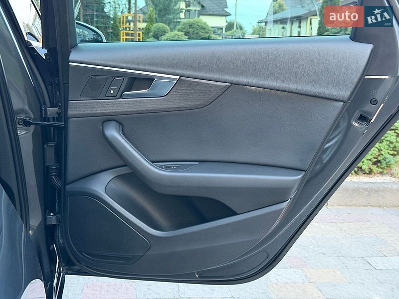 Седан Audi A4 2017 в Стрию