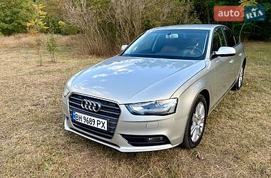 Седан Audi A4 2012 в Одесі