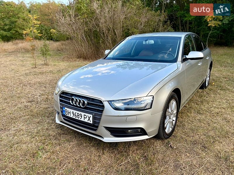 Седан Audi A4 2012 в Одесі