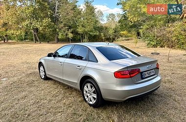 Седан Audi A4 2012 в Одесі