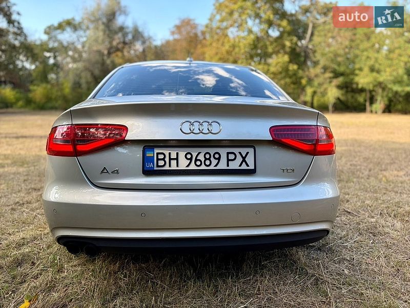 Седан Audi A4 2012 в Одесі