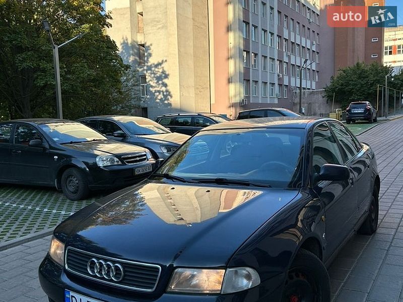 Седан Audi A4 1997 в Ровно