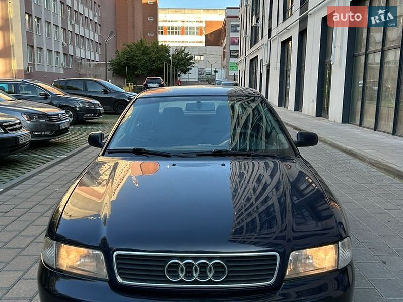 Седан Audi A4 1997 в Ровно