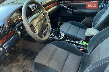 Седан Audi A4 1997 в Ровно