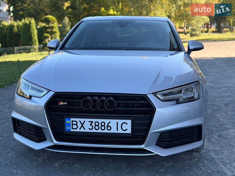 Седан Audi A4 2017 в Хмельницком