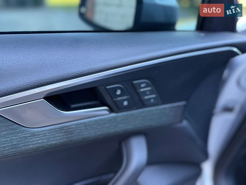Седан Audi A4 2017 в Хмельницком