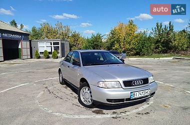 Седан Audi A4 1994 в Глобиному