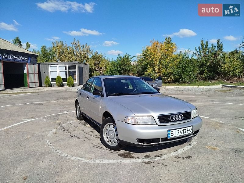 Седан Audi A4 1994 в Глобине