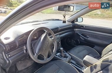 Седан Audi A4 1994 в Глобине