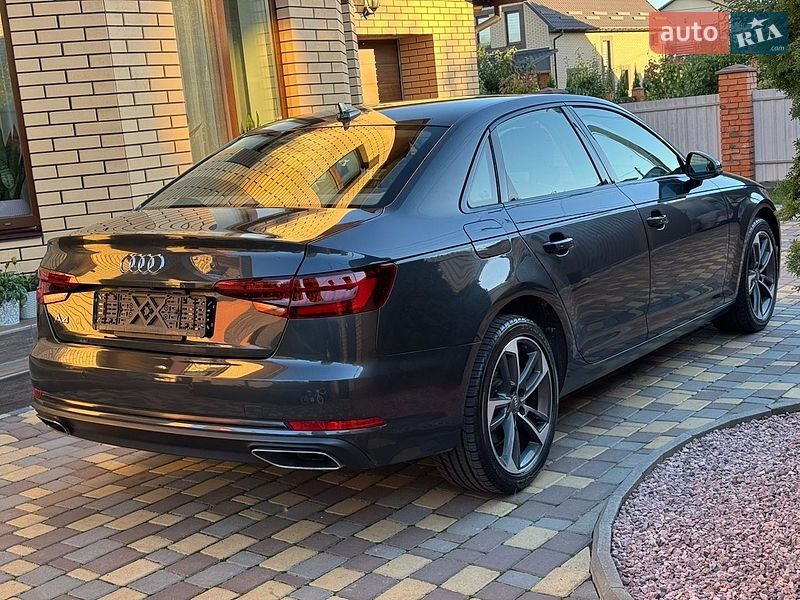 Седан Audi A4 2019 в Виннице