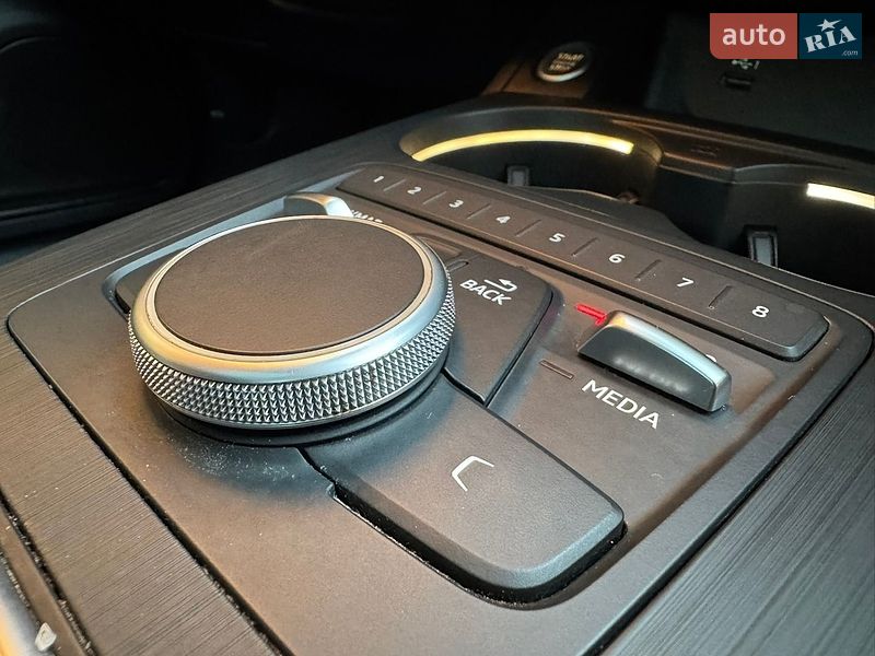 Седан Audi A4 2019 в Вінниці