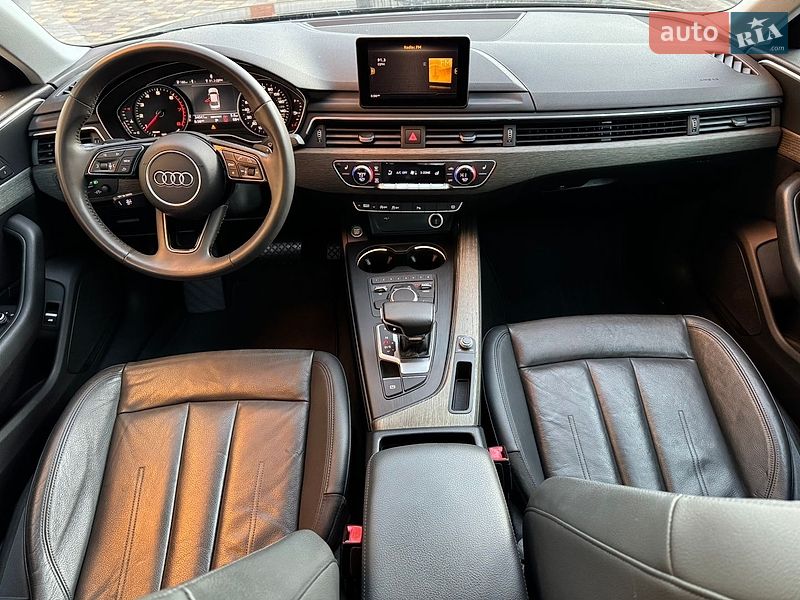 Седан Audi A4 2019 в Виннице