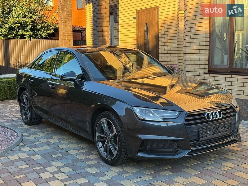 Седан Audi A4 2019 в Виннице