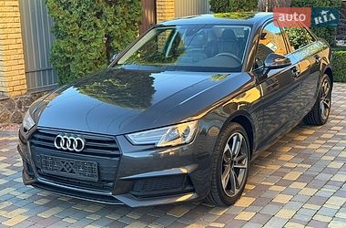Седан Audi A4 2019 в Виннице