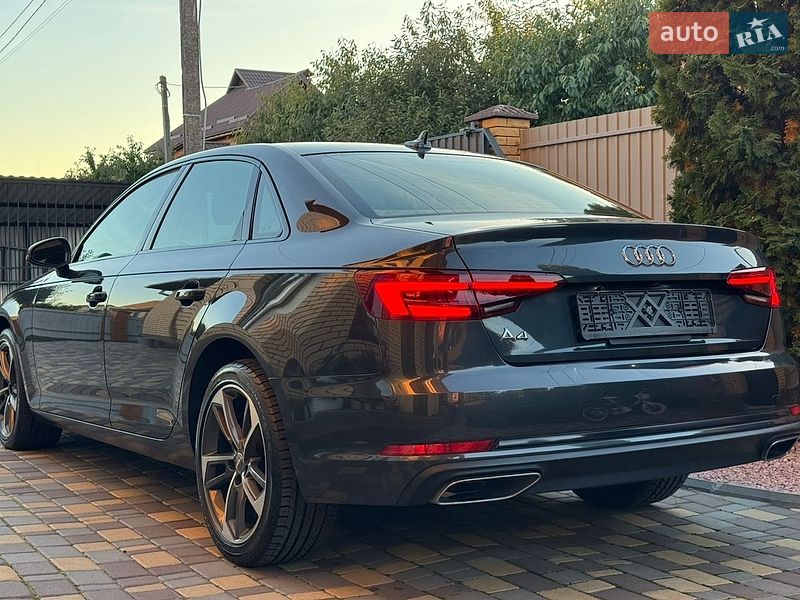 Седан Audi A4 2019 в Виннице