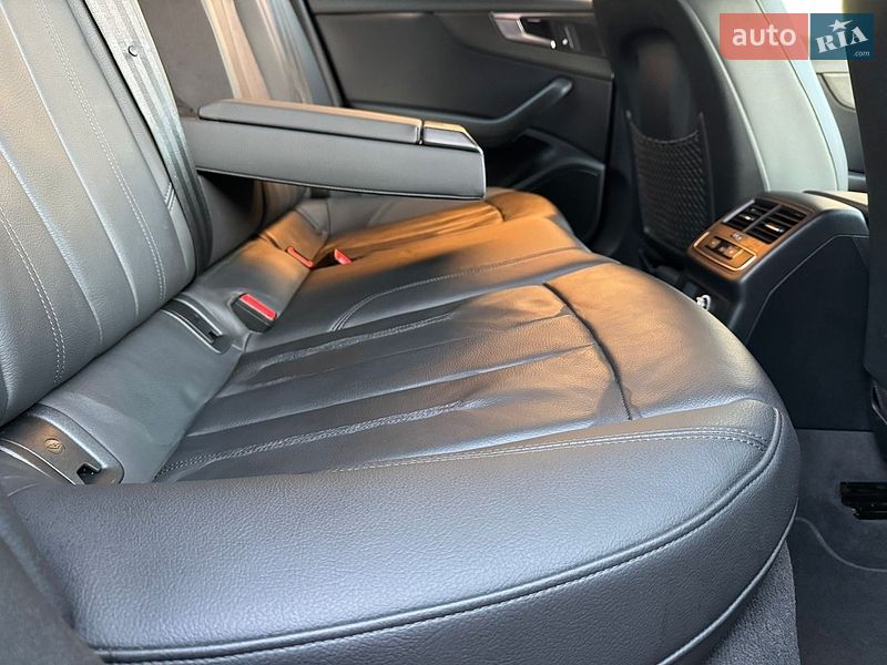 Седан Audi A4 2019 в Вінниці