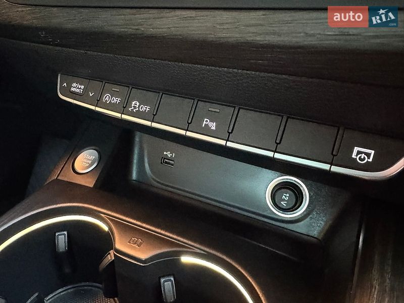 Седан Audi A4 2019 в Виннице