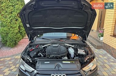 Седан Audi A4 2019 в Виннице