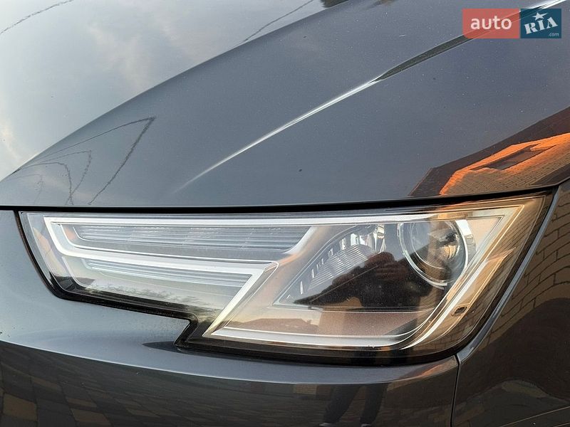 Седан Audi A4 2019 в Виннице