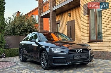 Седан Audi A4 2019 в Виннице