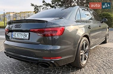 Седан Audi A4 2017 в Дніпрі