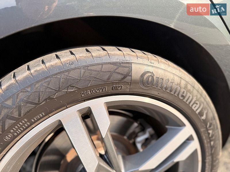 Седан Audi A4 2017 в Дніпрі