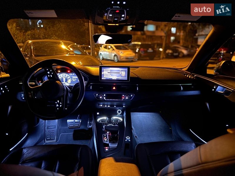 Седан Audi A4 2017 в Дніпрі