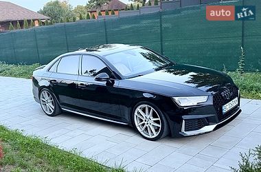 Седан Audi A4 2017 в Львові