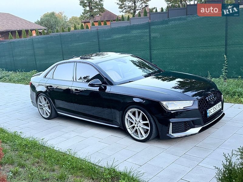 Седан Audi A4 2017 в Львові