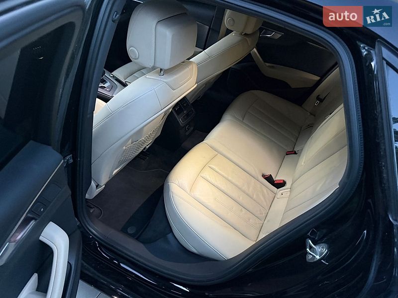 Седан Audi A4 2017 в Львові