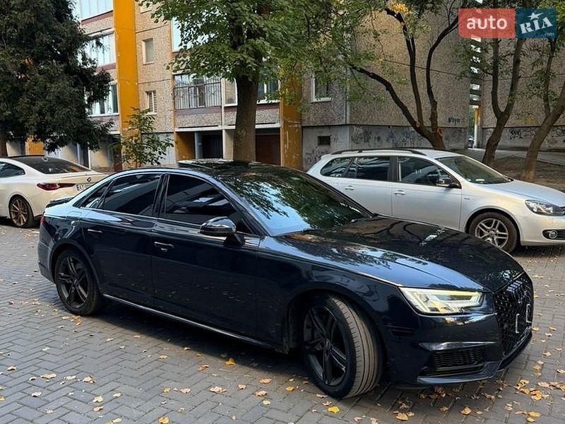 Седан Audi A4 2016 в Калуше