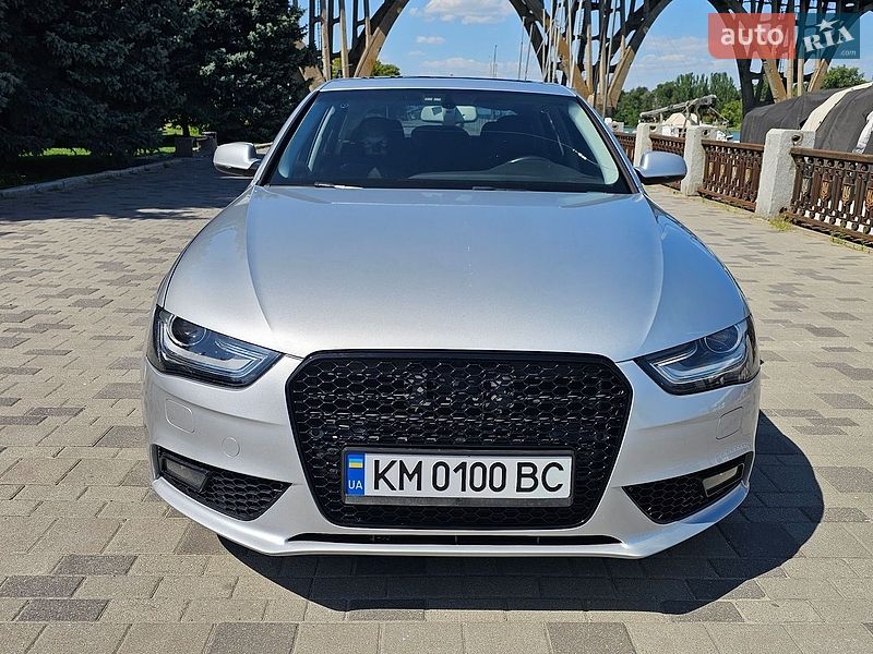 Седан Audi A4 2012 в Днепре