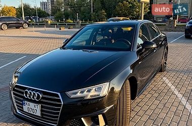 Седан Audi A4 2019 в Киеве