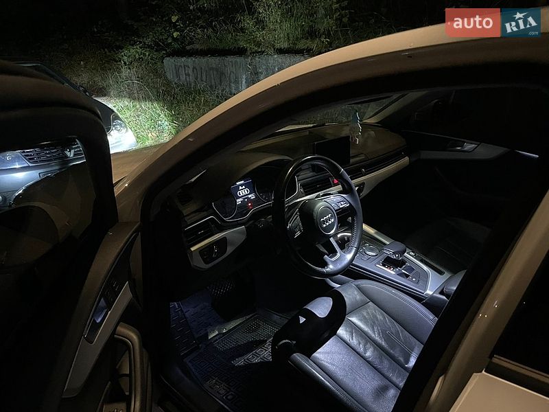 Седан Audi A4 2016 в Львові