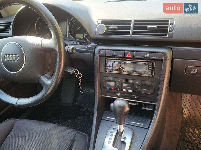 Универсал Audi A4 2003 в Горохове