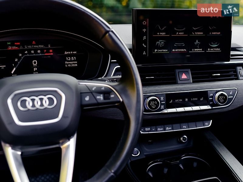 Седан Audi A4 2023 в Полтаві