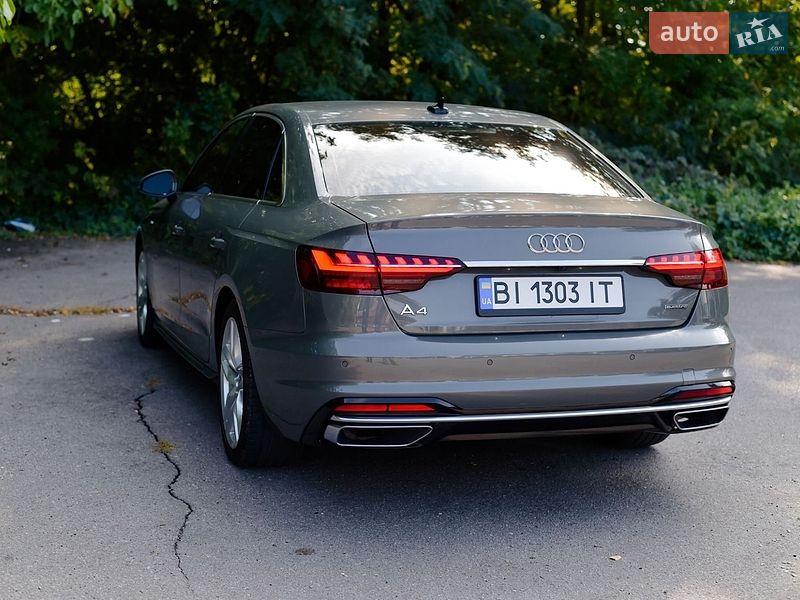 Седан Audi A4 2023 в Полтаві