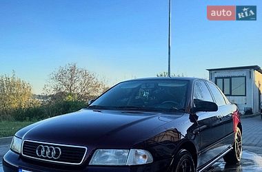 Седан Audi A4 1996 в Львові
