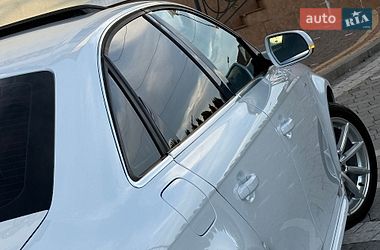 Седан Audi A4 2014 в Дрогобыче