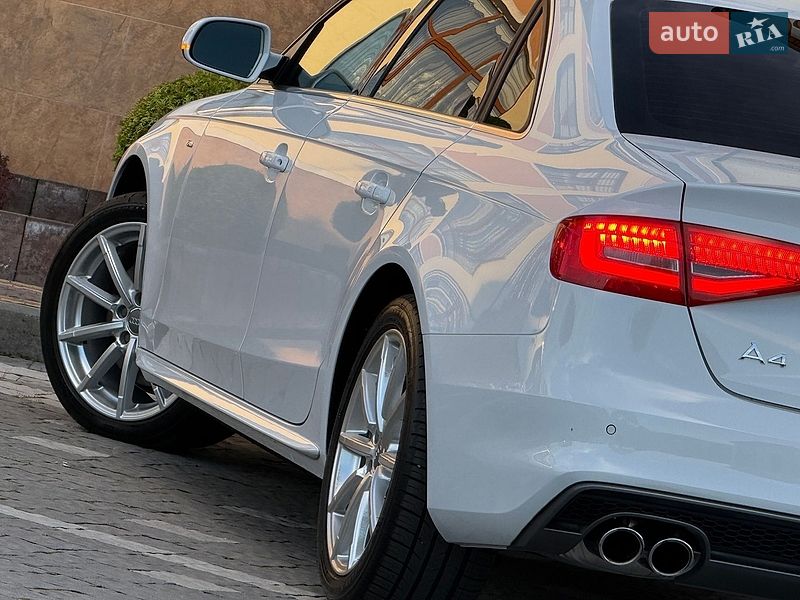 Седан Audi A4 2014 в Дрогобыче