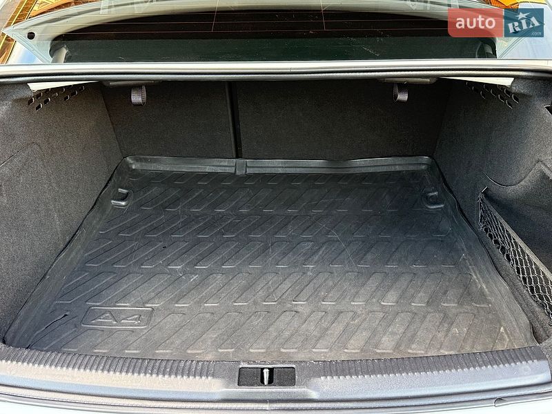 Седан Audi A4 2014 в Дрогобыче