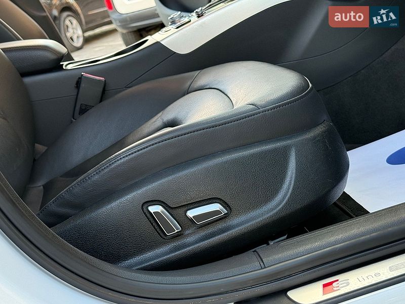 Седан Audi A4 2014 в Дрогобыче