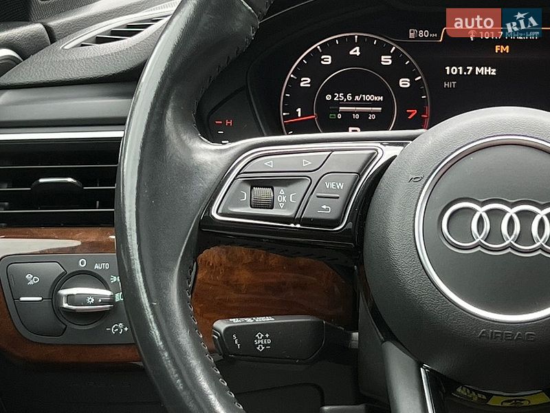 Седан Audi A4 2018 в Львове