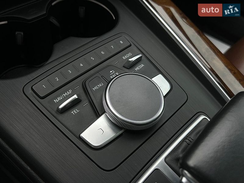Седан Audi A4 2018 в Львове