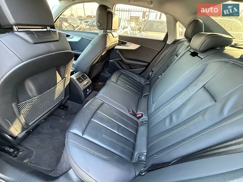 Седан Audi A4 2023 в Києві